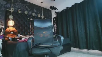 alexhoe_ goth - 22-Nov-25