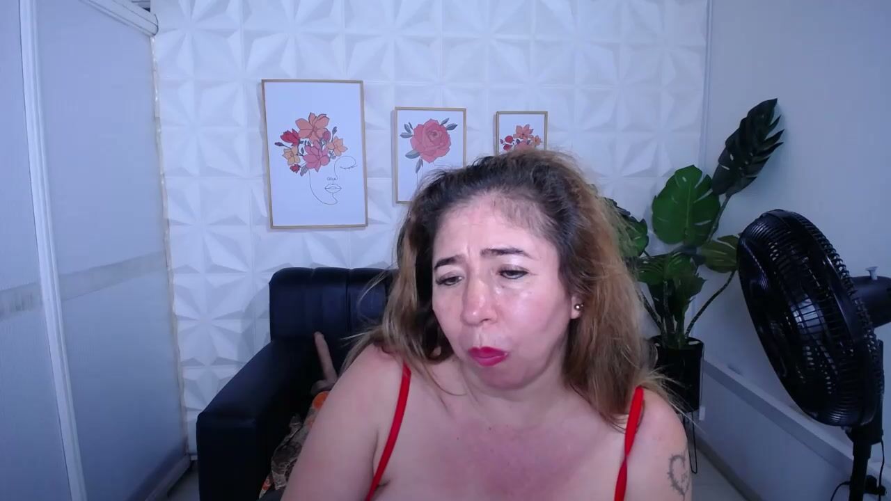 Valentina_mature stream (11/22/2025)