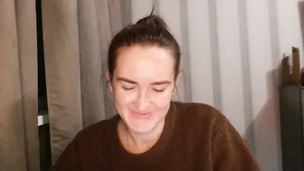 Pineapple__mood posing on cam 11/22/2025