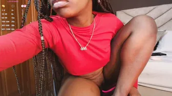raqueljones_ latina - 11-22-2025