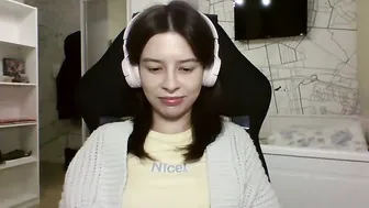 Laricenature lovense cam girl