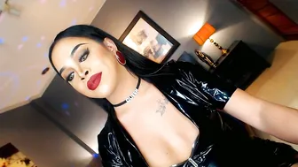 Urmajestytyra mistress - (11-23-2025)