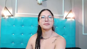 sofia_white3 on live cam 11-21-2025