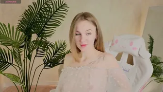 Kianawhite naked 11/23/2025
