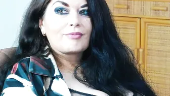 Desirehellen smoke hot live cam video