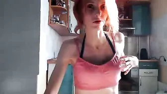 Imelissa8malis interactivetoy posing on cam