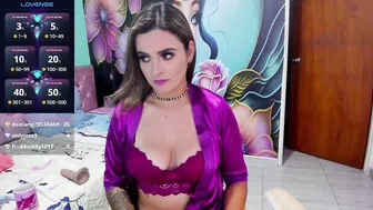 Mia_bigtits_17 mature live webcam show