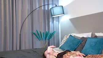 Ameliaflares tease 11/23/2025