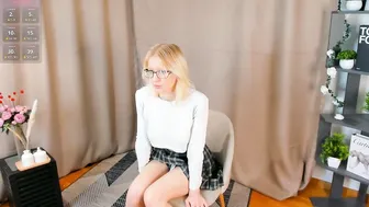 Fumikofarhat young webcam show
