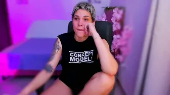 Laura_r23 bigass chat cam porn