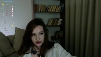 mia_chill feet naked