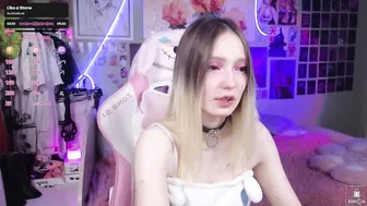Evie_rosen petite naked