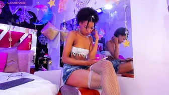 Afroditagreenn chat cam sex (11/24/2025)