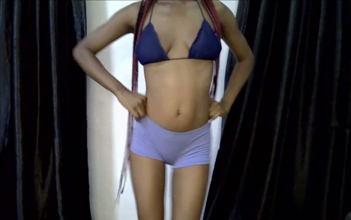 slim_petitqueen live cam show - 11/24/2025