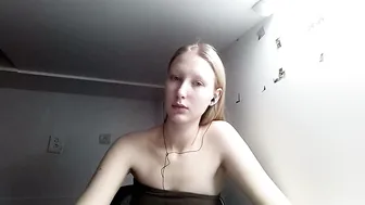 agnesmolima live on cam 11/24/2025
