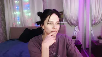 Zlatagoddess (11/24/2025) boobs