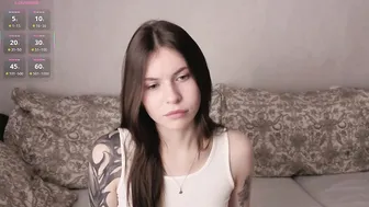 let_me_seee 18 naked on cam