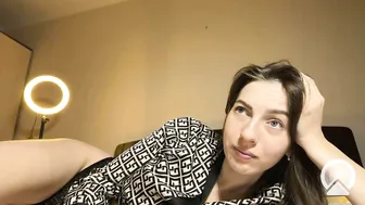 prettyyy_angel video 11-24-2025