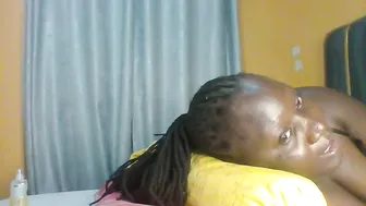 Ladyblossoms19 amateur webcam video (11-24-2025)