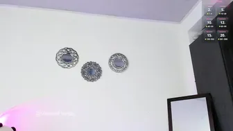 valerieflorez webcam - 11-25-2025