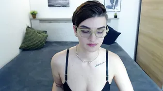 Amylexy posing on cam naked on cam