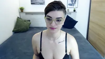 Amylexy posing on cam naked on cam