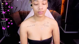 violeth_b webcam 25-Nov-25