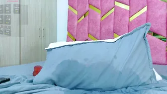 hornyhousekeeper_ recorded nude video 375254