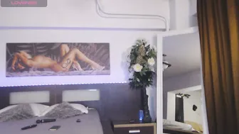 sensualhallie (11-25-2025)
