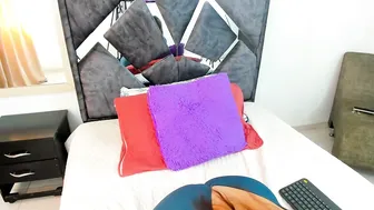 mia_fox3 live webcam show (11/26/2025)
