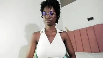 Tahira_21 bigboobs 11-26-2025