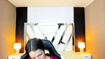 Linda4petite 11/26/2025