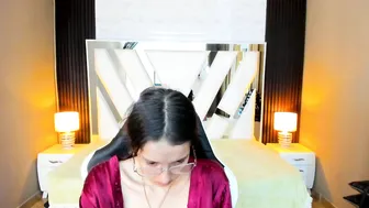 Linda4petite 11/26/2025