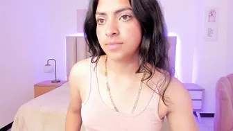 julie_devani cam porn videos 11-27-2025