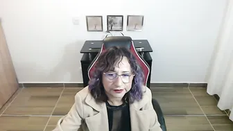 Emmilychevalier show 27-Nov-2025