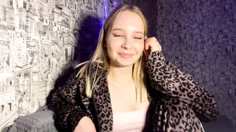Phylispinera new nude on cam