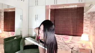 vicky_kittyy 27-Nov-25