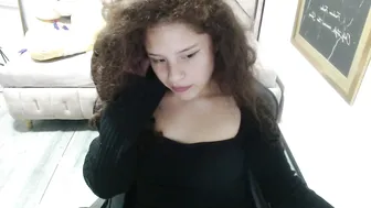 Velvet_moon_v posing on cam 27-Nov-25