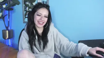 Megan_shyne porn chat (11/27/2025)