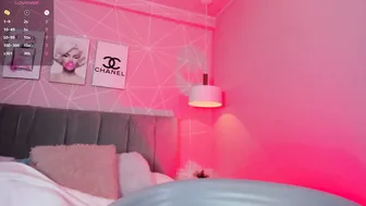 dolly_zoe video 28 November 2025