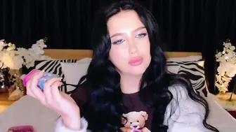 felicia_herceg 11-28-2025