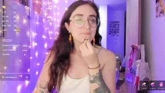 linda_giggle sex cam chat 11-28-2025
