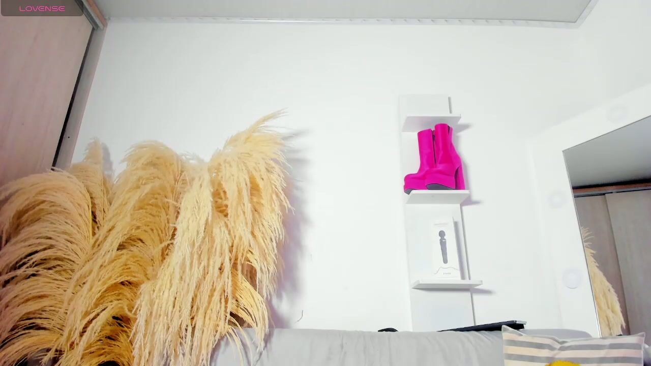 Deniis01 28-Nov-2025 cam girl