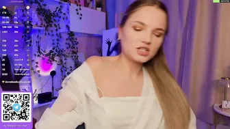 janewirtz posing on webcam 11/28/2025