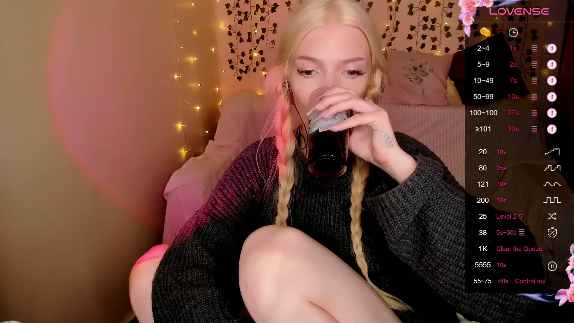 anyataylorr on cam 28-Nov-25