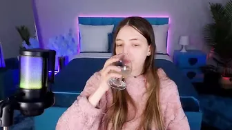 Lilibakery bigtits (11-28-2025)