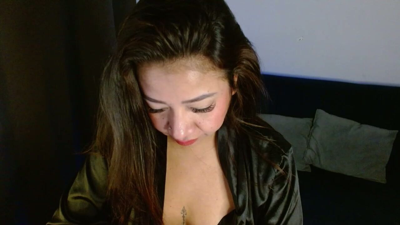 liss_petty on live cam 11/28/2025