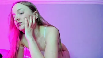 Silky_huzelnut teen - 11-28-2025