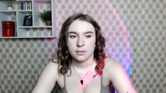 _julianaini_ on webcam (11-28-2025)