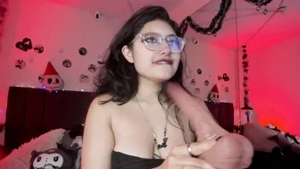 sabrinav_ 28-Nov-2025